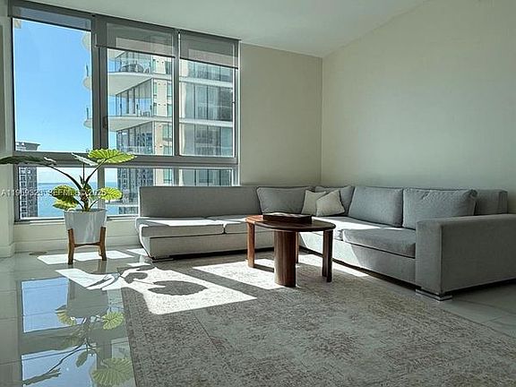 3rd image of 300 S Biscayne Blvd APT 2806