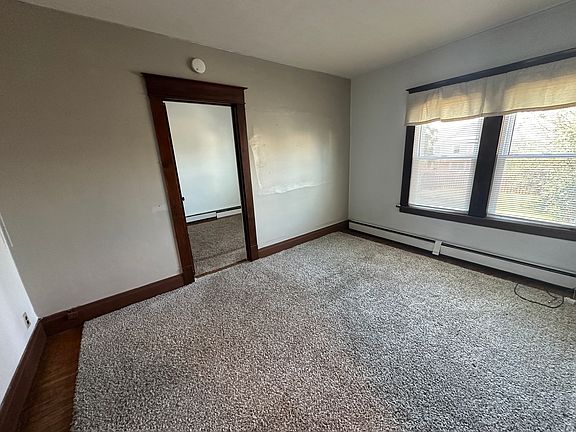 2nd image of 424 Skillen St #16