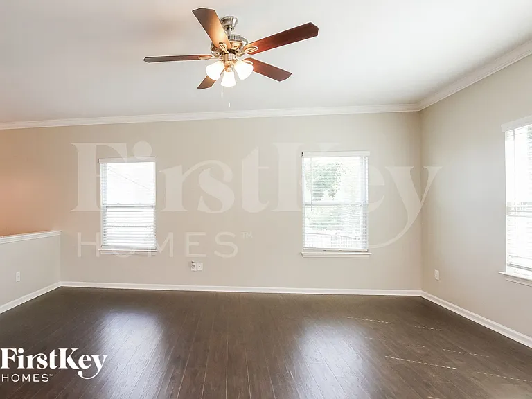 148 Jobe Dr — Photo 2