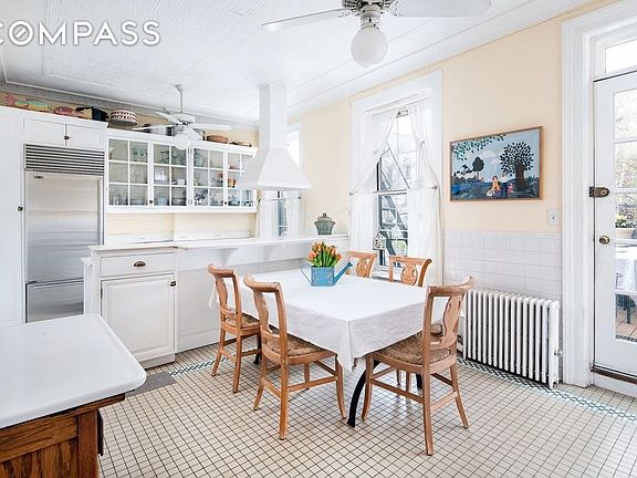 5th image of 311 Degraw St