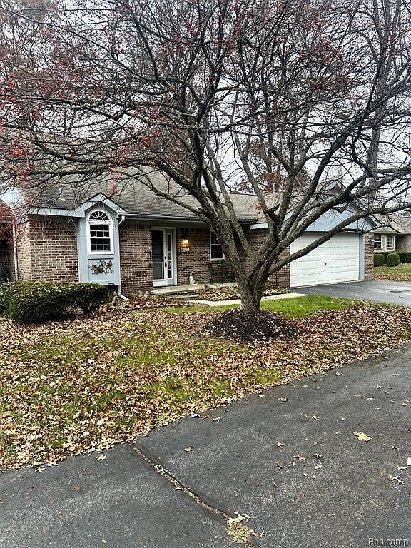 7704 Waverly Cir, Waterford, MI 48327 Zillow