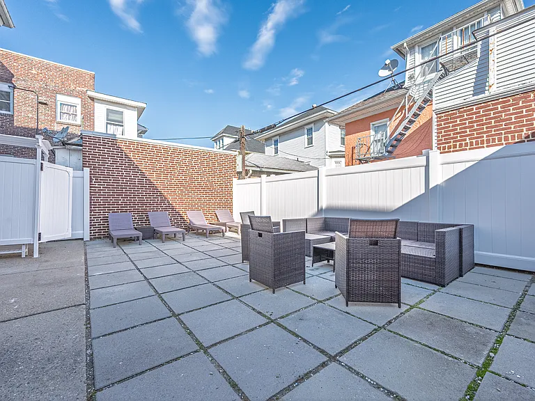 19 S Richmond Ave — Photo 36