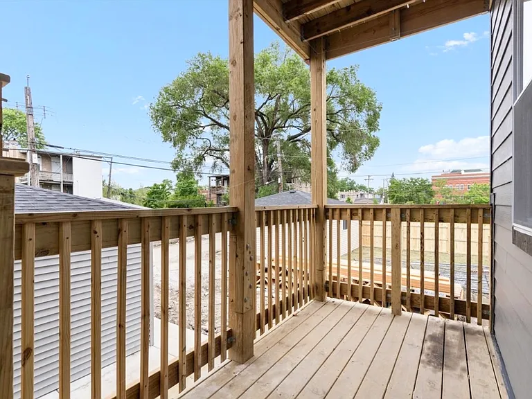 538 N Lawndale Ave — Photo 11