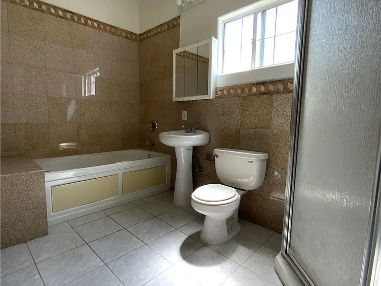 122 E Linda Vista Ave — Photo 18