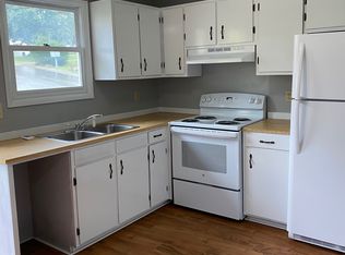 615 Bob White Ln, Millersburg, OH 44654
