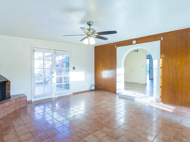 535 N Cimarron St — Photo 16