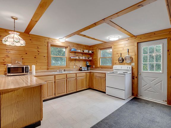 4th image of 94 Stratton Brook Road