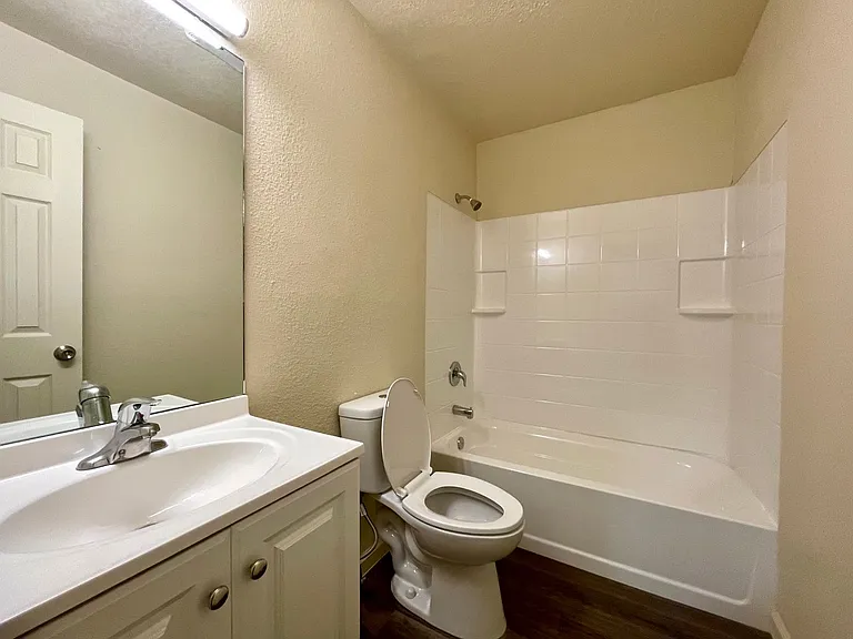 7615 Chico Rd NE — Photo 16