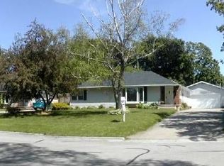 833 Ernst Dr, Green Bay, WI 54304