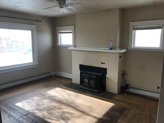 3rd image of 213 E Park Ave