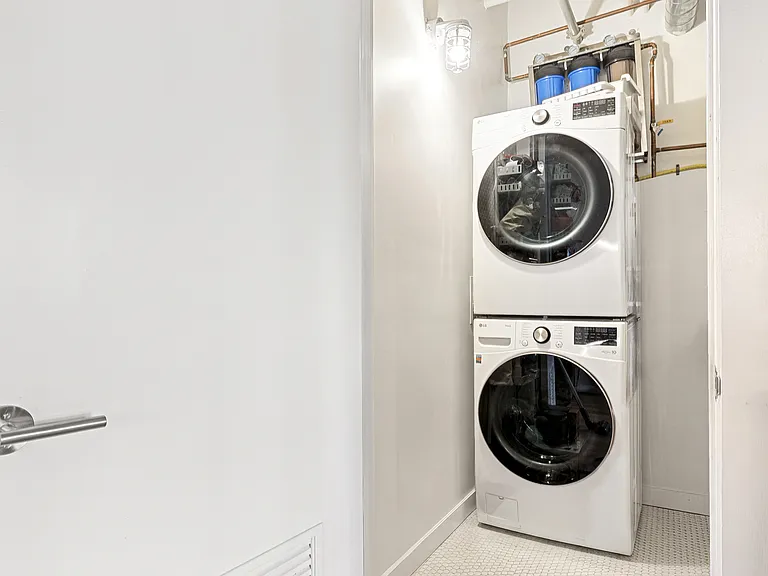 140 Bay St #5G — Photo 6