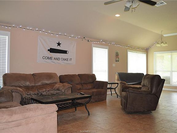 3rd image of 3616 Davidson Dr