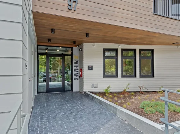 97 Elmwood St #211, Somerville, MA 02144