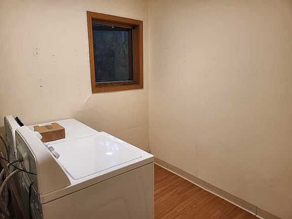 2nd image of 4774 Glasgow Dr #5