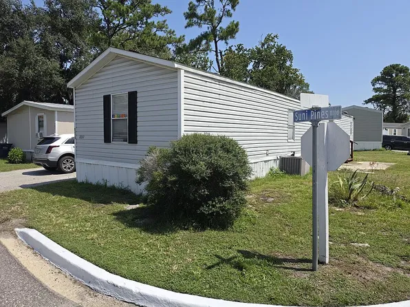 2892 Suni Pines Blvd, Jacksonville, FL 32250