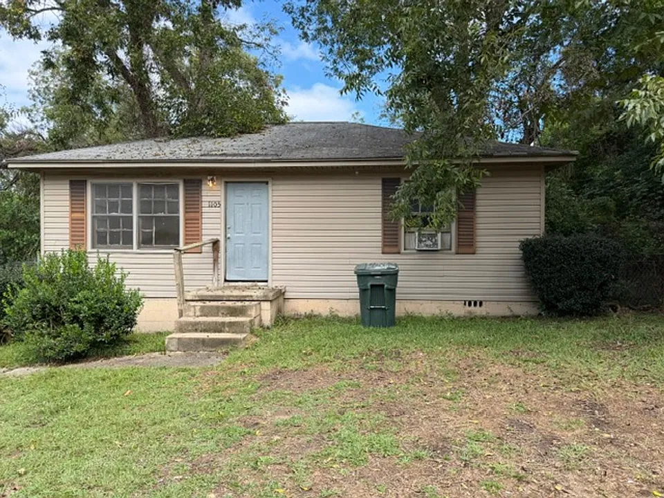 1105 Barton Dr