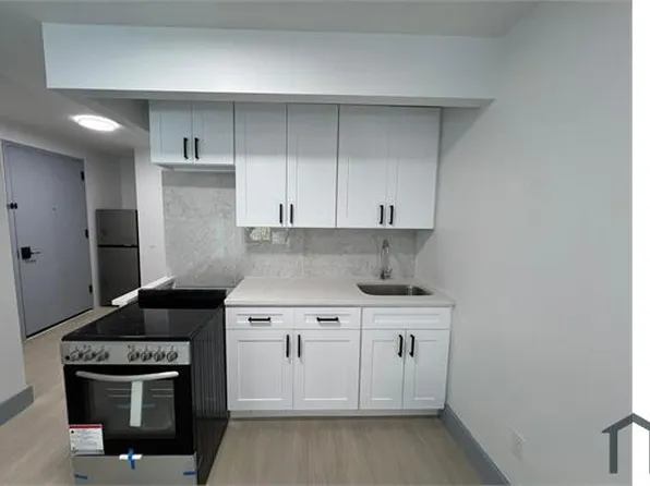 360 E 194th St, Bronx, NY
