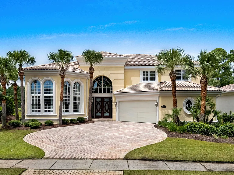 8747 Monaco Cir — Photo 1