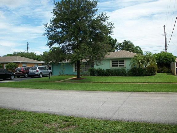 2nd image of 2428 Bimini Dr