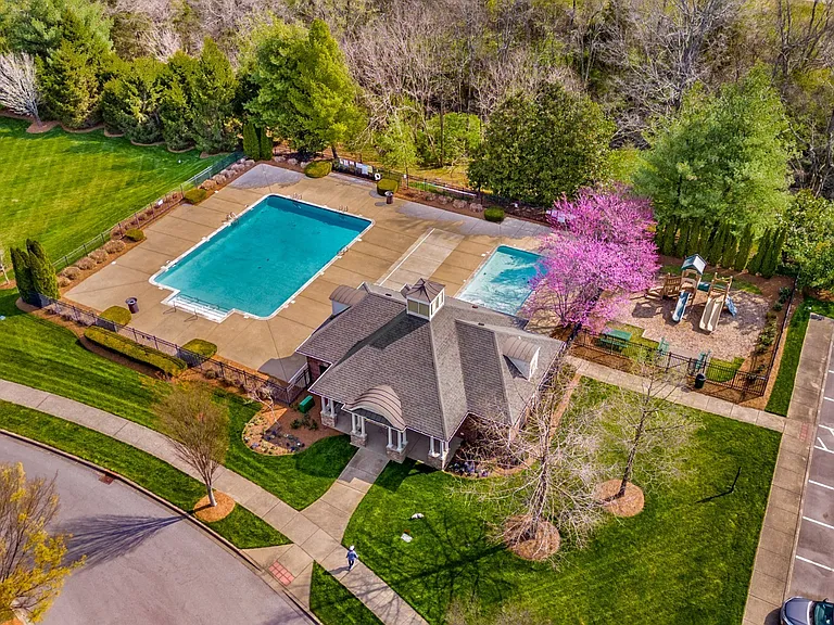 608 Patriot Ln — Photo 46