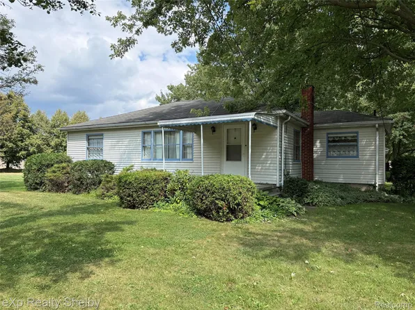 47164 North Ave, Macomb, MI 48042
