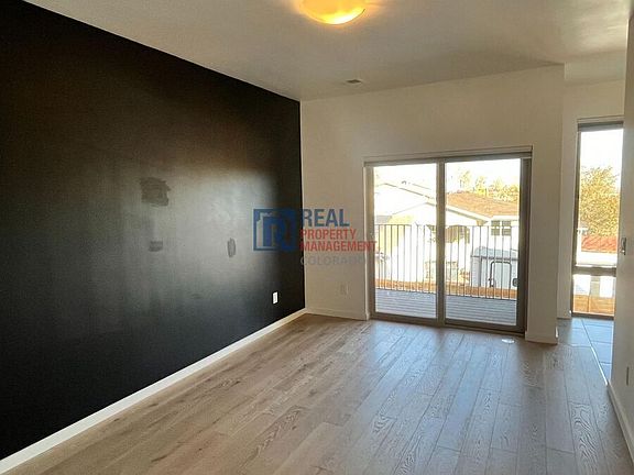 5th image of 2289 W 52nd Ave