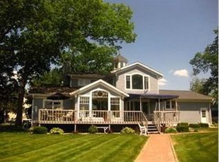 5321 Lighthouse Bay Dr, Madison, WI 53704
