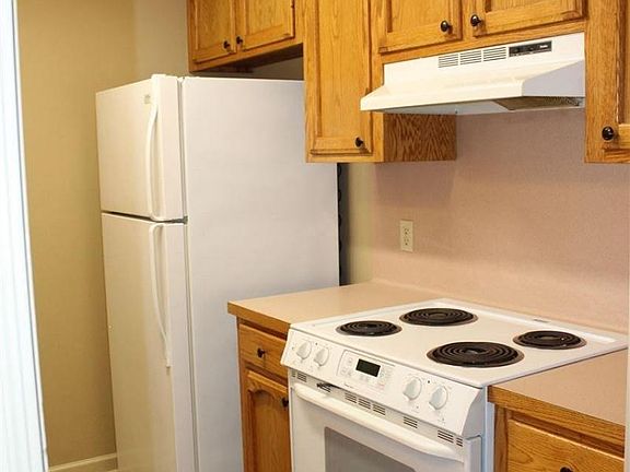 2nd image of 57945 Joffrion St #8