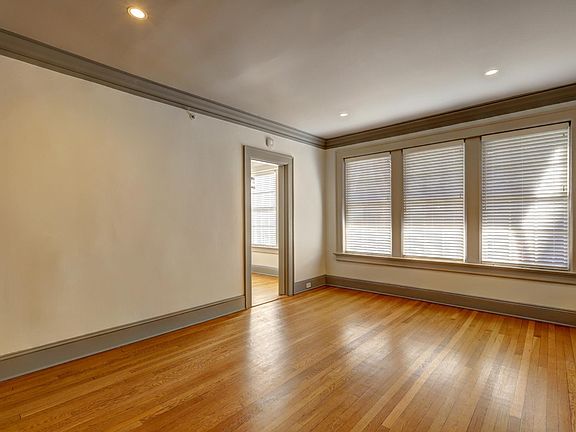 Large and bright living area