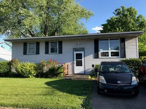 4634 S Clearview Dr, Camp Hill, PA 17011