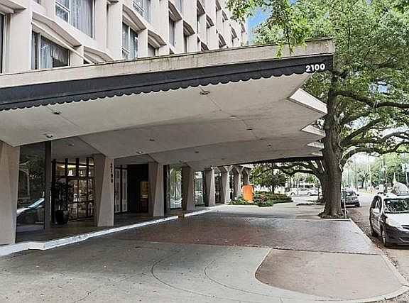 2nd image of 2100 Saint Charles Ave #4M-1