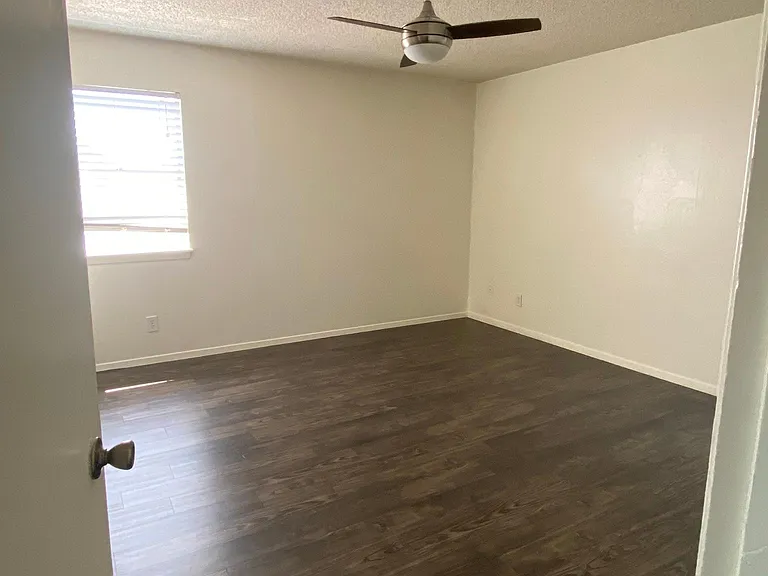 1226 N Lbj Dr #1 — Photo 8