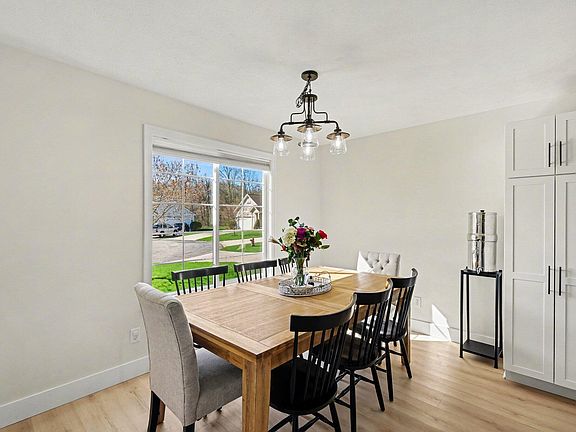 5th image of 4211 Sand Valley Dr NE