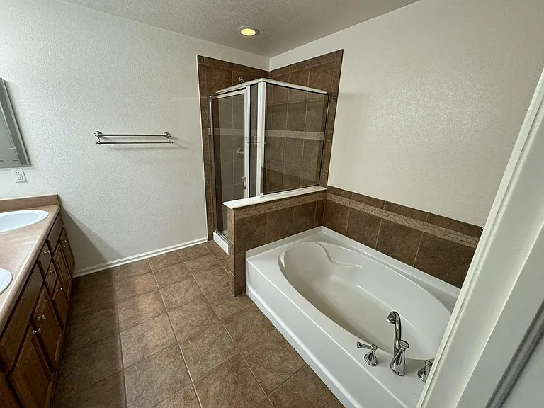 2675 Stonecrop Ridge Grv — Photo 10