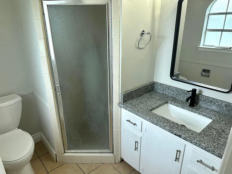 401 Rolling Hills Dr — Photo 12