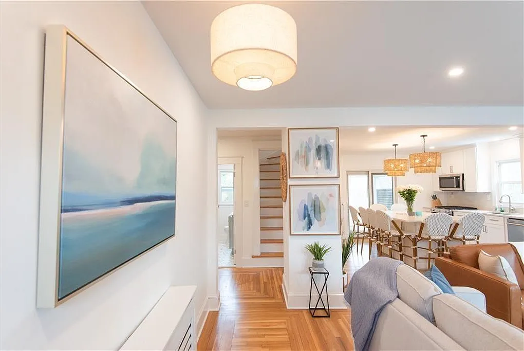 4 bed, 3.0 bath, 2500 sqft, $3,200 — Photo 1