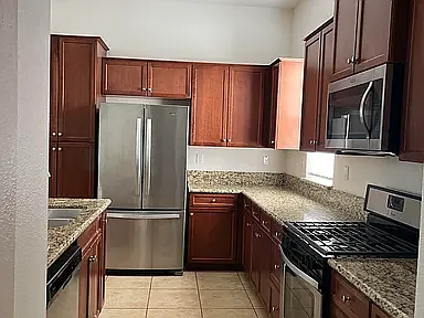 3 bed, 1459 sqft, $3,200 — Photo 2