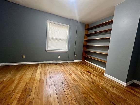 5th image of 469 Broadway Ave