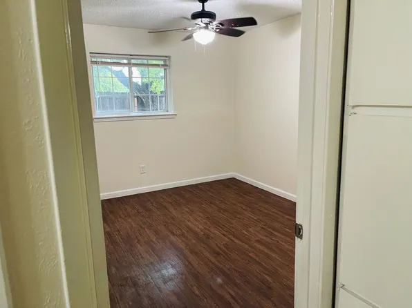 3400 Pleasant Valley Ln, Arlington, TX 76015