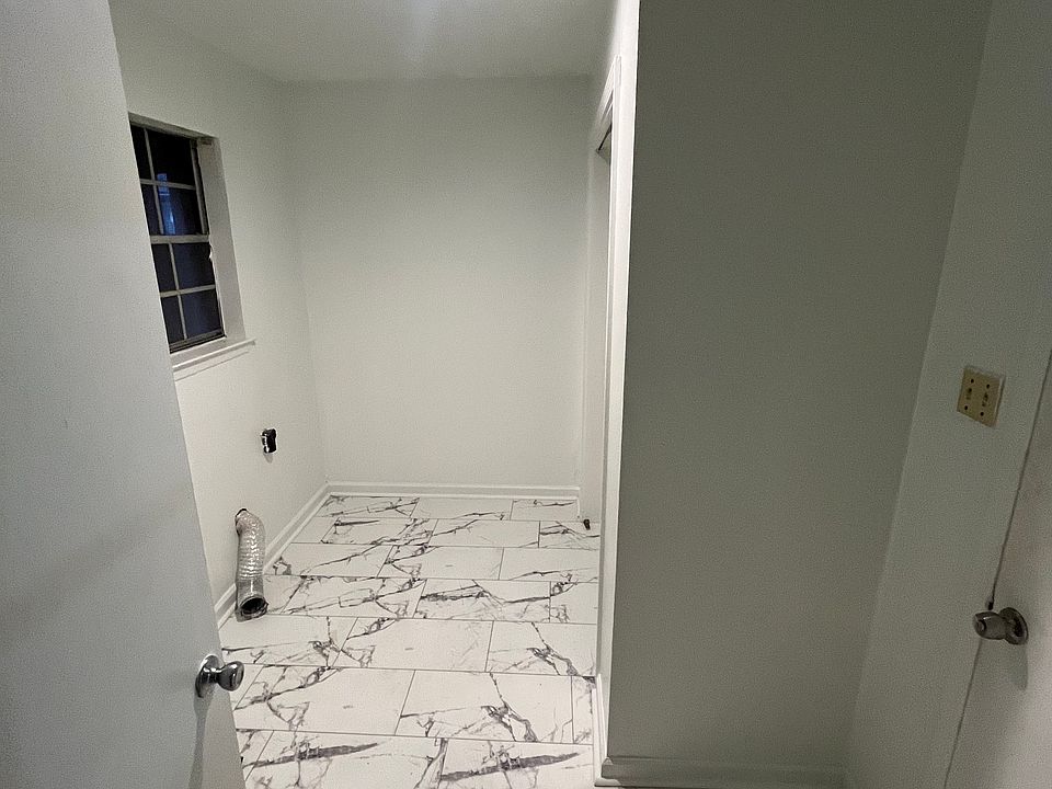 1st image of 335 Sunny Dr