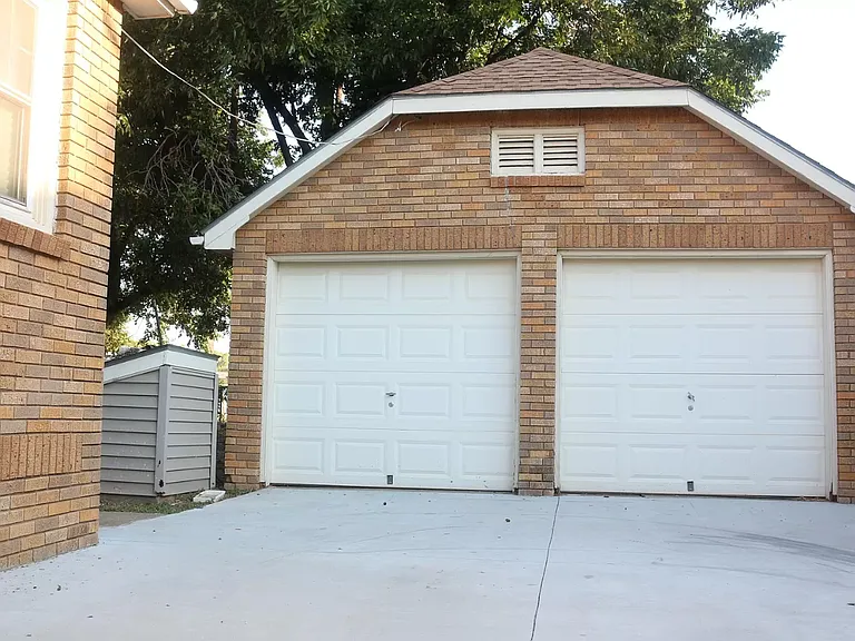 910 W York Ave — Photo 26