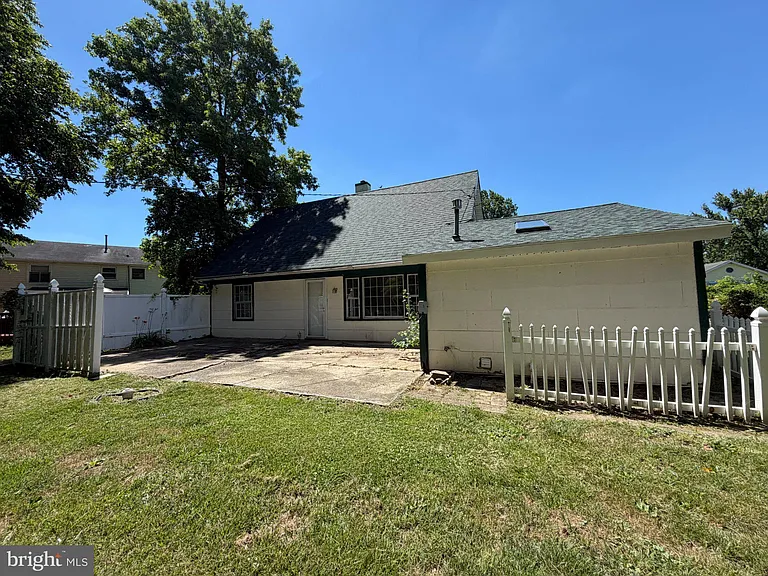 5 Pastoral Ln — Photo 6