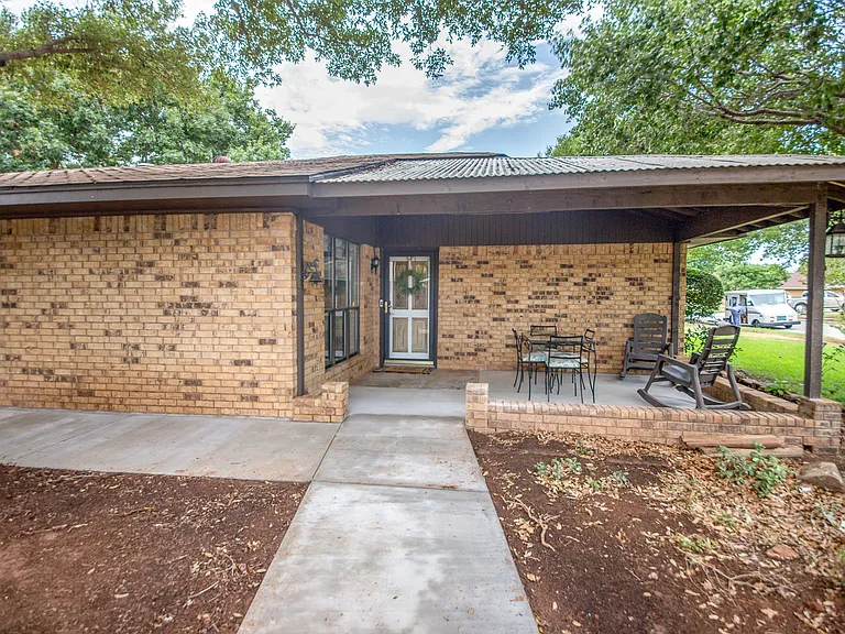 Reginald Dr — Photo 5