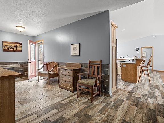 4th image of 10100 Maple Ln