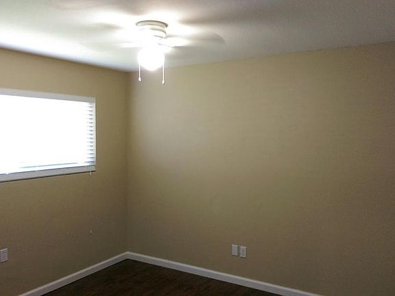 4th image of 590 E A St APT C