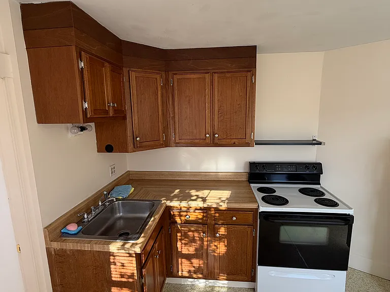 108 Apsley St #5 — Photo 2