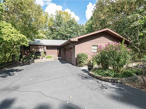 2nd image of 28 Churchill Dr