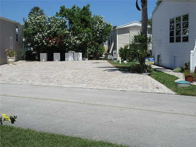 2nd image of 187 Nettles Blvd