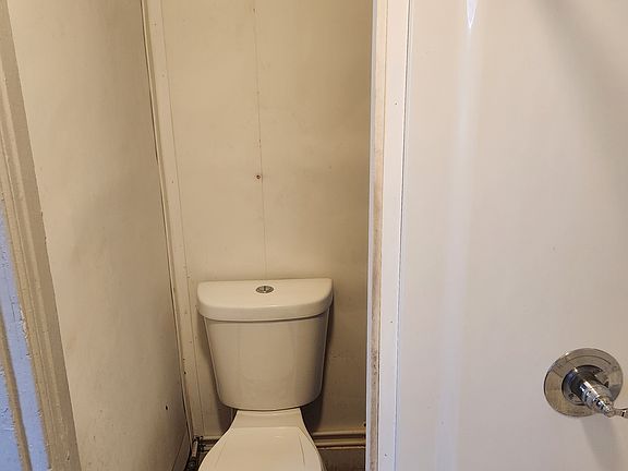 5th image of 338 S Pershing Ave