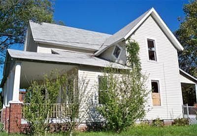 2nd image of 1925 3rd St NE
